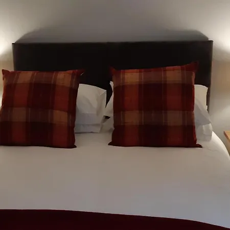 The Masons Arms Hotel *